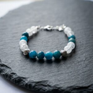 Bracelet Artisanal en Apatite Bleue et Cristal de Roche - Pierres Naturelles de 8mm - chainette argentée