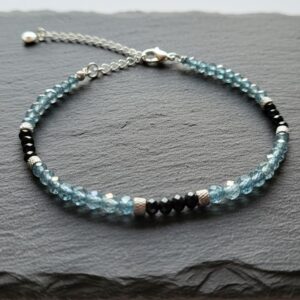 Bracelet artisanal "Zorya Sombre (I)"  - Zircon bleu et noir - Finitions argentées