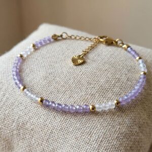Bracelet artisanal "Zorya pur (II)" - Zircon parme et blanc - chainette dorée en acier inoxydable