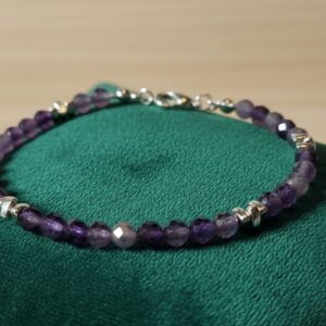 Bracelet artisanal en Améthyste facettée - Perles Pierres Naturelles de 4 mm - Finitions argentées