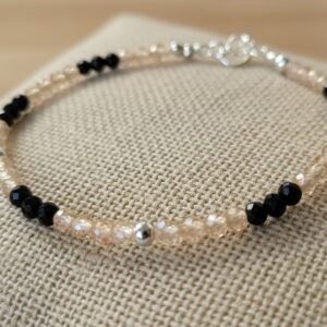 Bracelet artisanal "Zénéra Sombre (I)" - Zircon champagne & tourmaline noire - chainette argentée