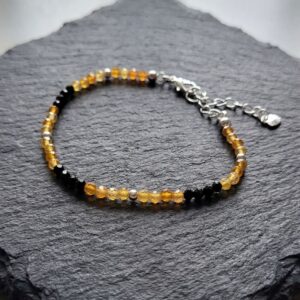 Bracelet artisanal "Zénéra Sombre (IIa)" - Zircon orange & tourmaline noire - chainette argentée