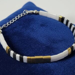 Bracelet artisanal "Tila Doré (III)" - Perles japonaises Miyuki Tila blanc, noir et doré - chainette argentée