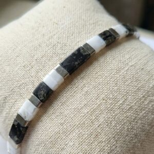 Bracelet artisanal "Sobre Tila (III)" - Perles japonaises Miyuki Tila - chainette argentée