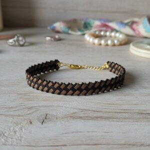 Bracelet Artisanal "Toit Sombre (I)" - Tissage en perles Miyuki Noir et Bronze Mate - Finitions dorées en acier inoxydable