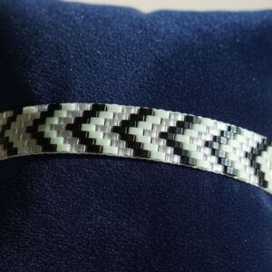 Bracelet artisanal Talisman III - Tissage en prles Miyuki Vert d'Eau, Noir et Blanc Nacré - Finitions Argent