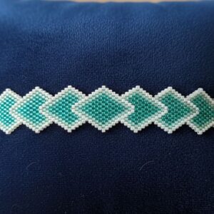 Bracelet Artisanal "Losange (I)" - Tissage en Perles Miyuki Vert et blanc _ Finitions en Acier Inoxydable Doré