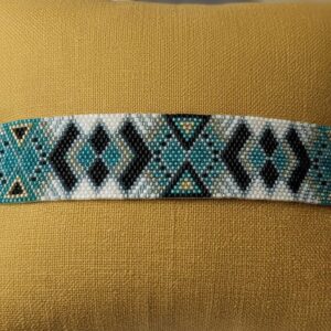 Bracelet Manchette Artisanal "Totem (I)" - Tissage en perles Miyuki Bleu-Vert, blanc et noir - Finitions argentées