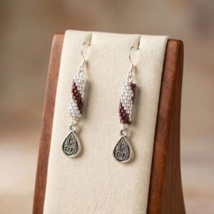 Boucles d'oreilles artisanales en perles Miyuki - Tissage brun et argenté avec pampilles gouttes et crochets en Argent S925