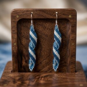 Boucles d'Oreilles Torsadées en Perles Miyuki Bleues et Argentées - Création Artisanale