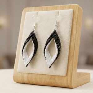 Boucles d'oreilles Feuille Russe Noir et Blanc en Perles Miyuki - Artisanat d'Art - Finitions argentées