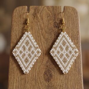 Boucles d'oreilles Losange en Perles Miyuki Blanc et Doré - Artisanat Fait Main