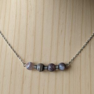 Collier de 45 cm en Agate Rayée Naturelle - Bijou Artisanal et Lithothérapie - chaine en acier inoxydable