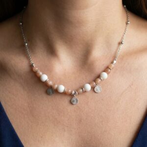 Collier en Jade Blanc et Pierre du Soleil - Bijou Artisanal en Pierres Naturelles - Finitions argentées