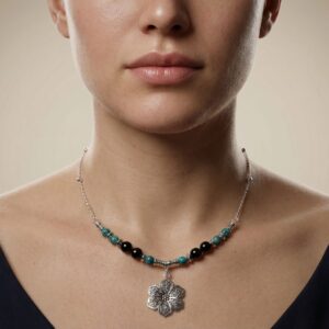 Collier en onyx noir et jade turquoise artisanal - Pendentif fleur - Finitions argentées